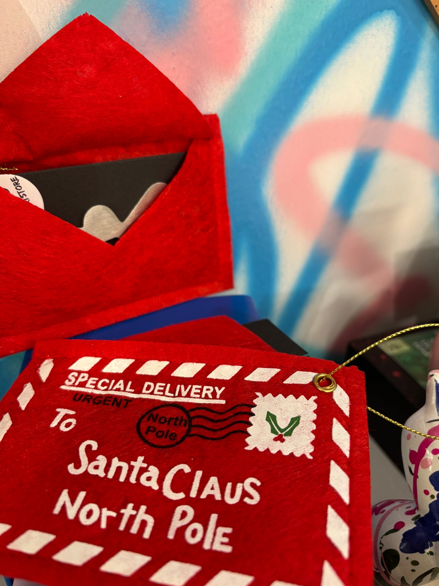 Apribottiglie in Acciaio “Gingerbread” con Busta Lettera per Babbo Natale – Idea Regalo Natalizia