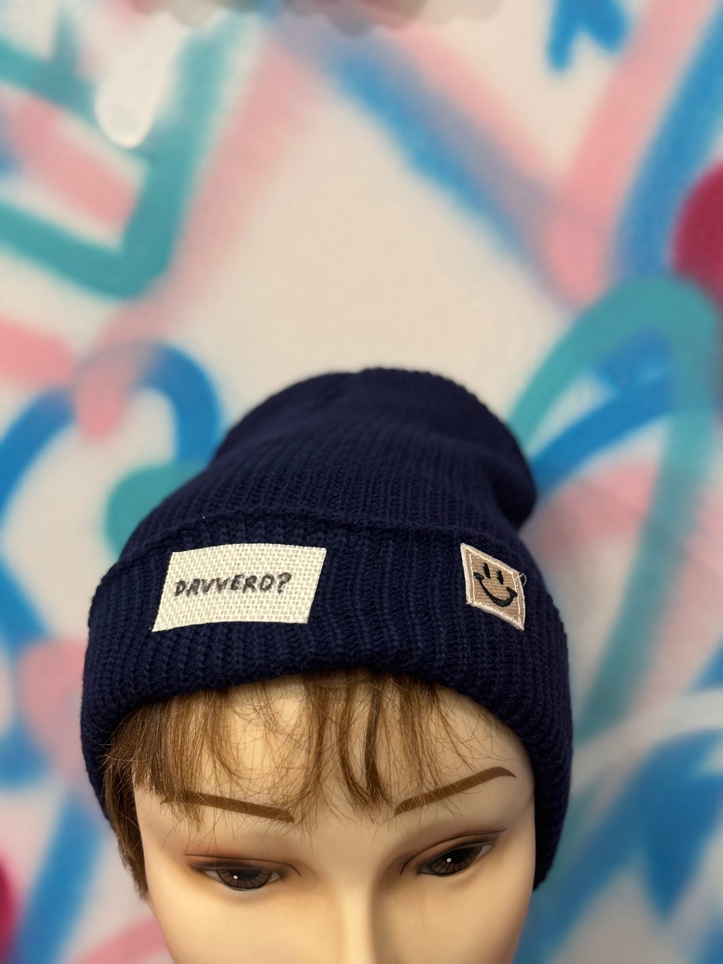 Cappellino Beanie Blu Navy – “Davvero?” – Unisex, Pezzo unico