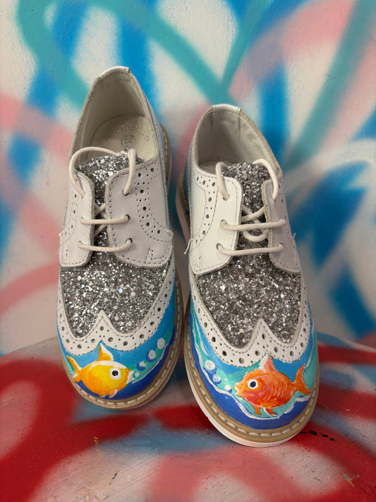 Scarpa in Vera Pelle con Glitter e Pesci Dipinti a Mano